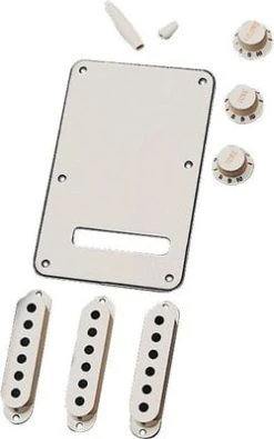 Fender Stratocaster Accessory Kit White